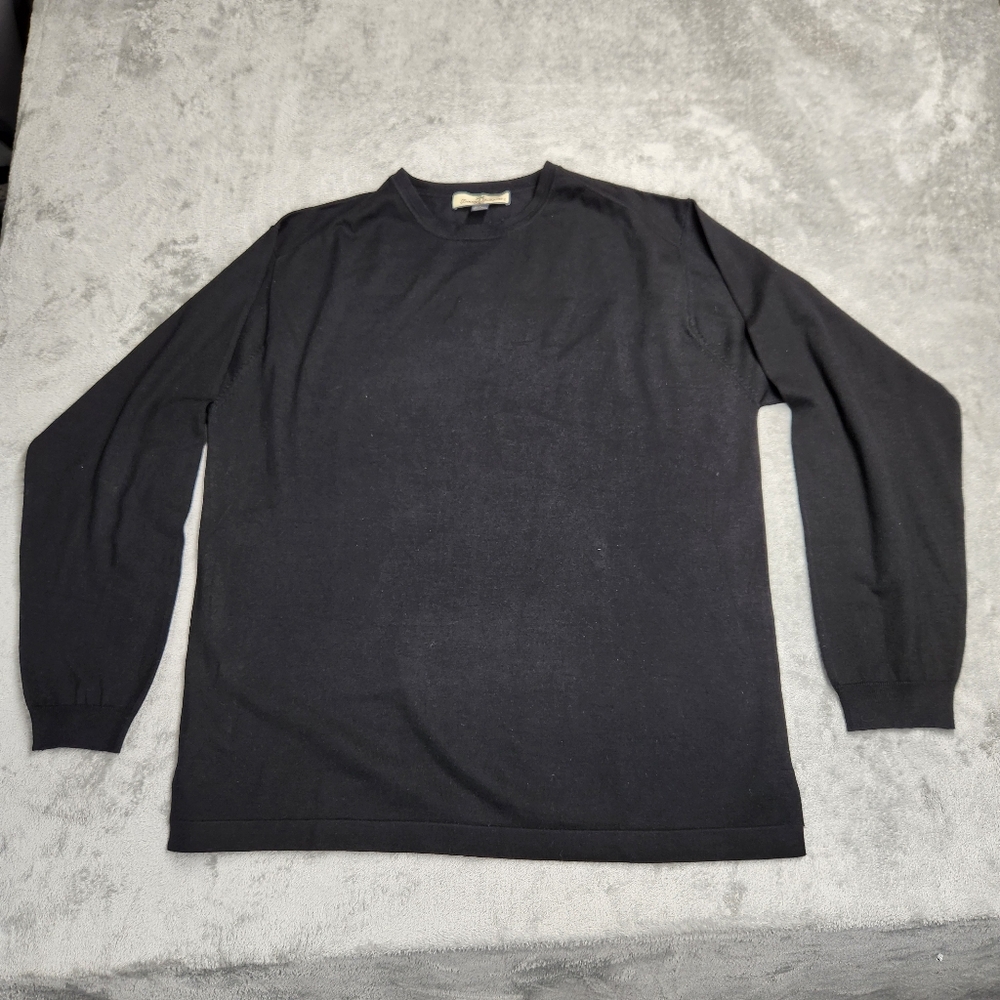 Tommy Bahama Men's Silk/Nylon crew neck Pullover Sweater Black size large. Euc